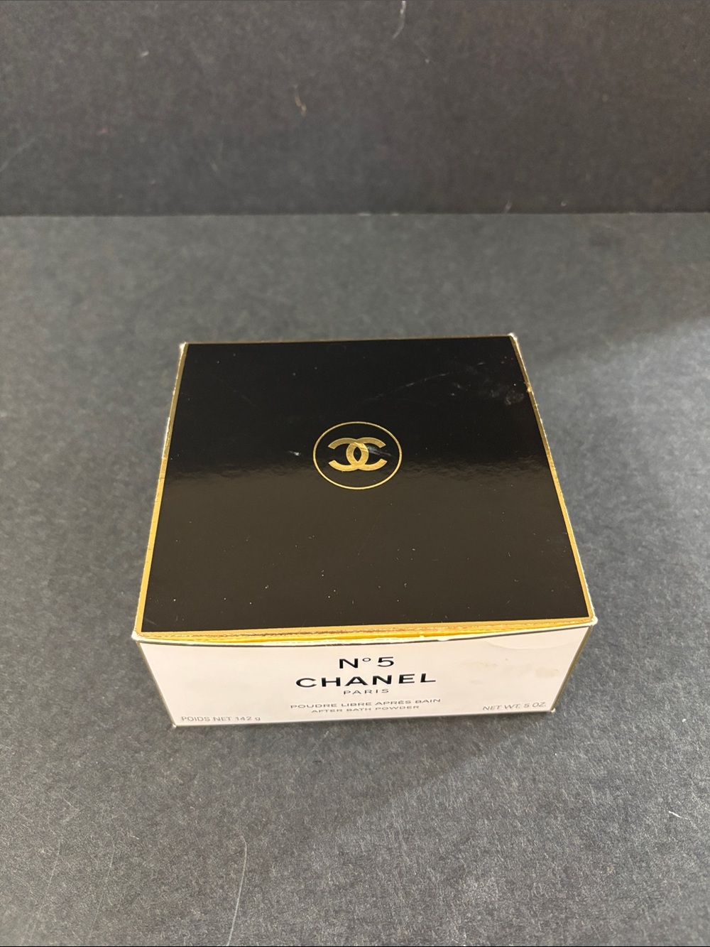CHANEL No 5 after shower powder 5 oz / 142 gr